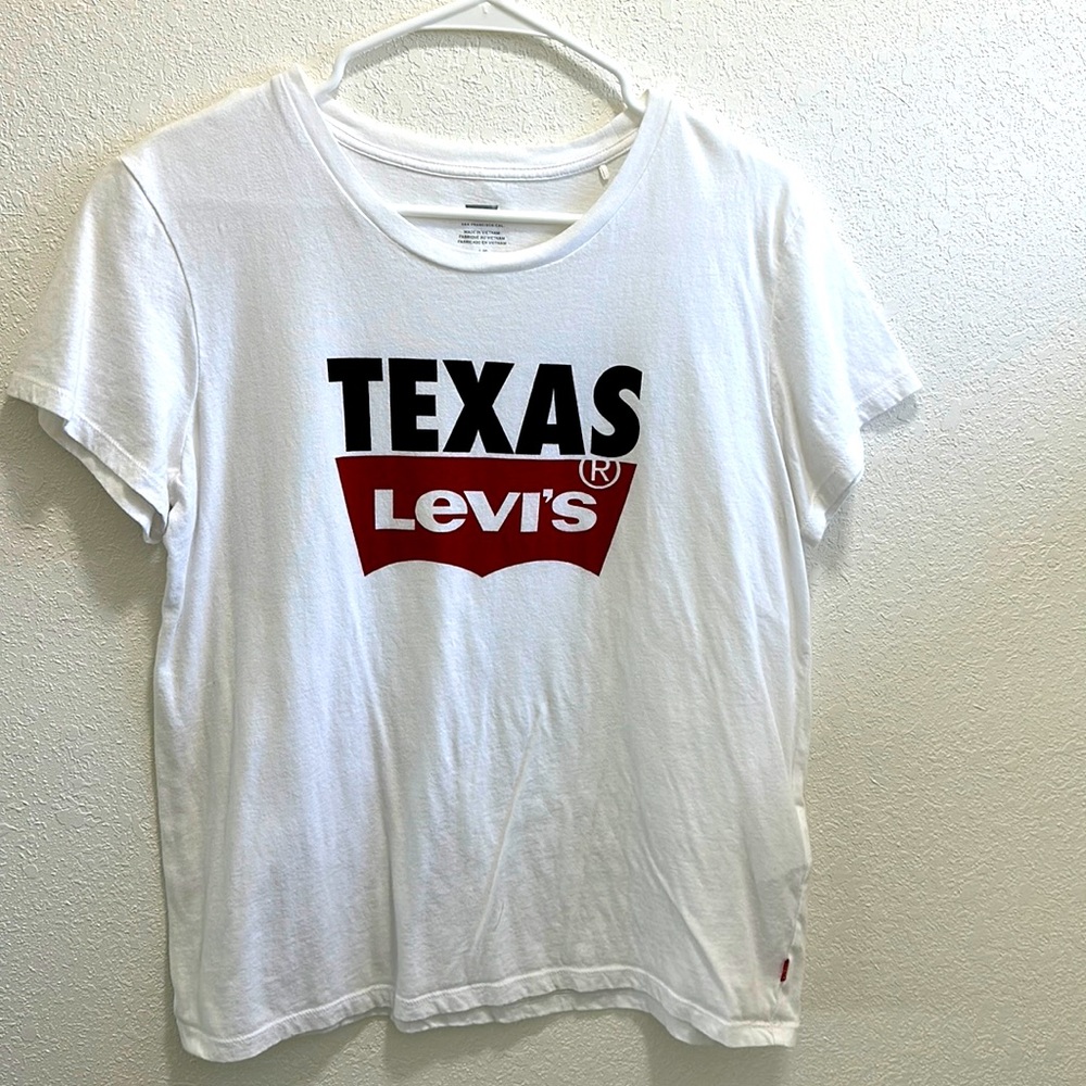 Women’s Texas Levi’s shirt